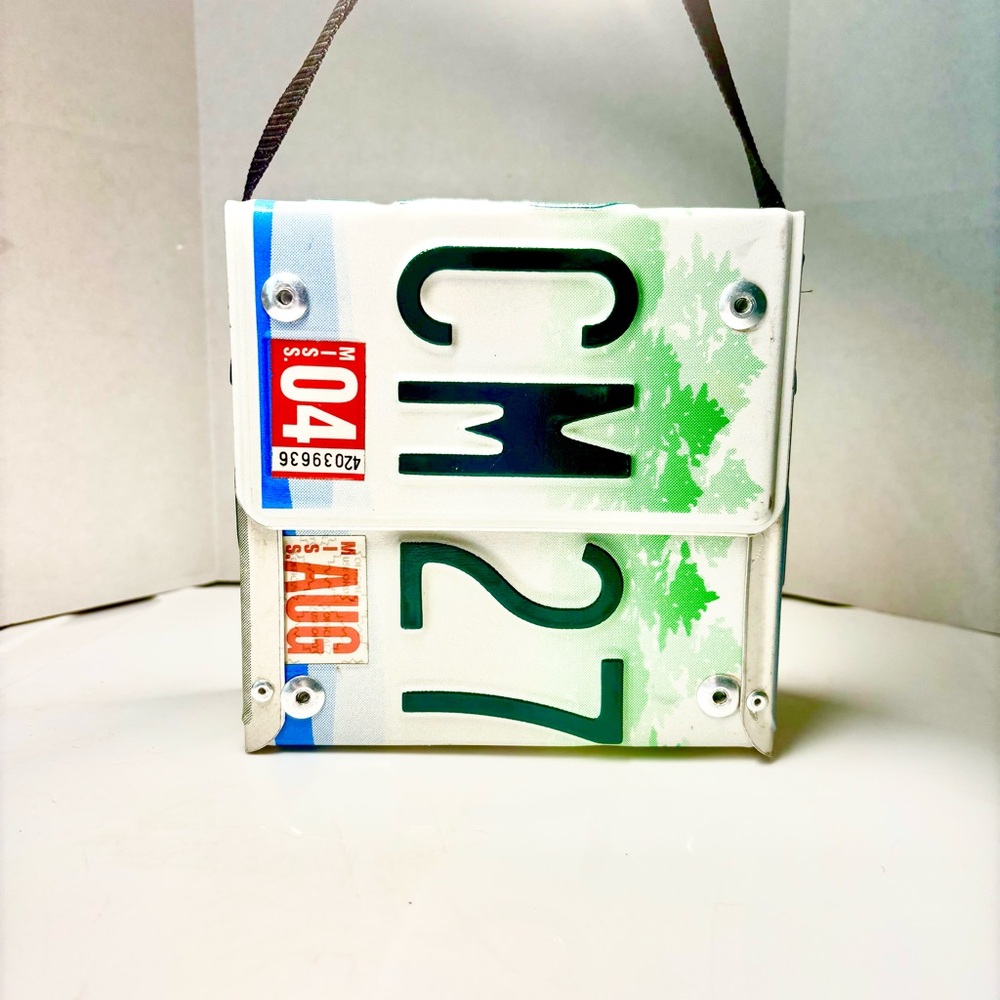 License Plate Purse - Picture 3 of 13